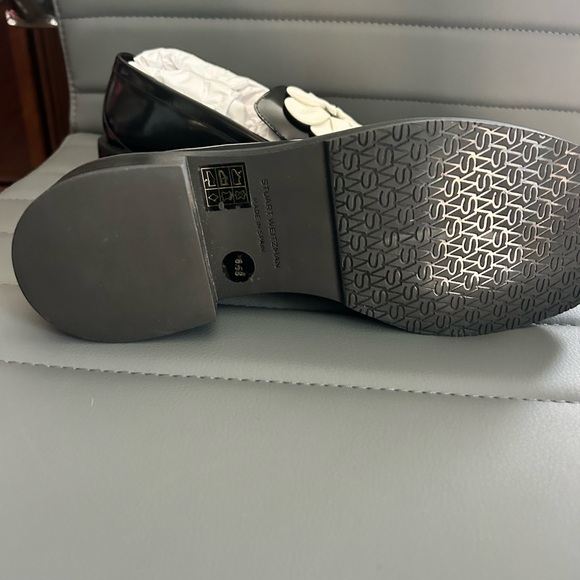 Stuart Weitzman Black Flats with Cream Floral Detail - Picture 5 of 5